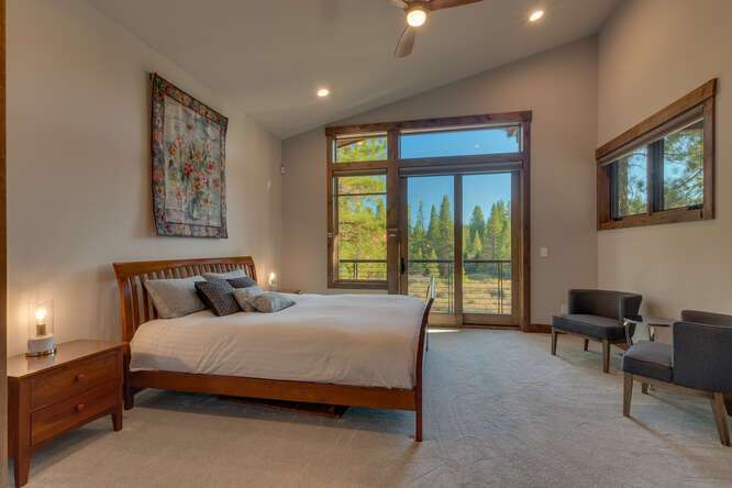 Guest Bedroom | Gray's Crossing Golf Course Home