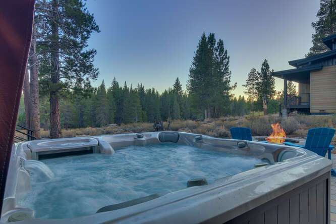 Relaxing hot tub | 11251 Ghirard Rd.