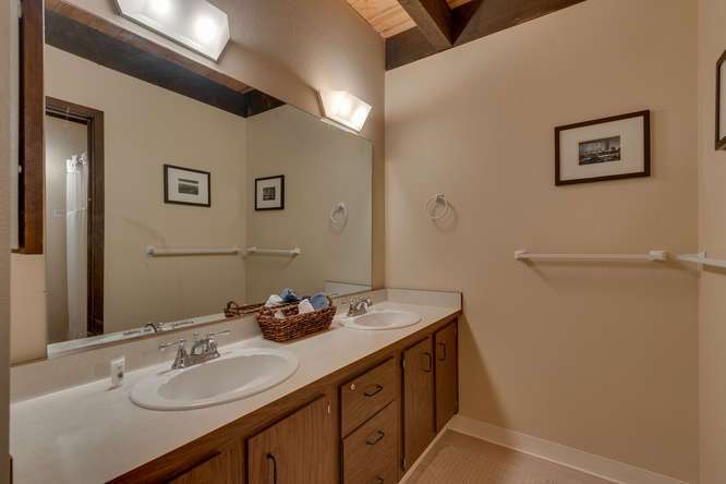 Condo in Kings Beach for Sale | 1001-Commonwealth-Dr-143 | Master Bath