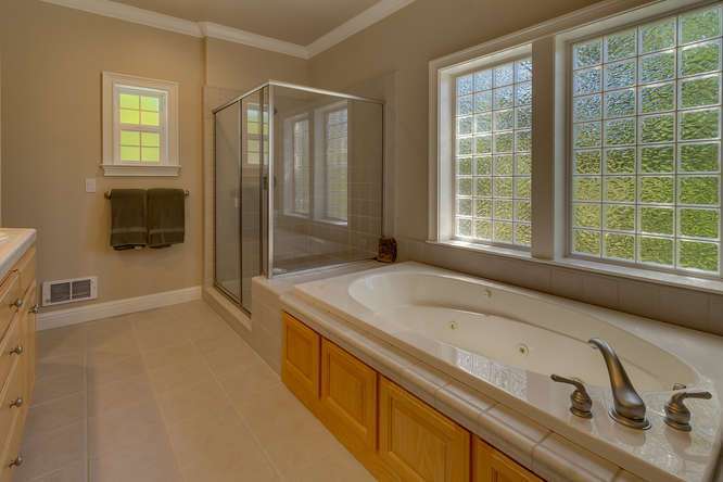 Lake Tahoe real estate | Master Bathroom