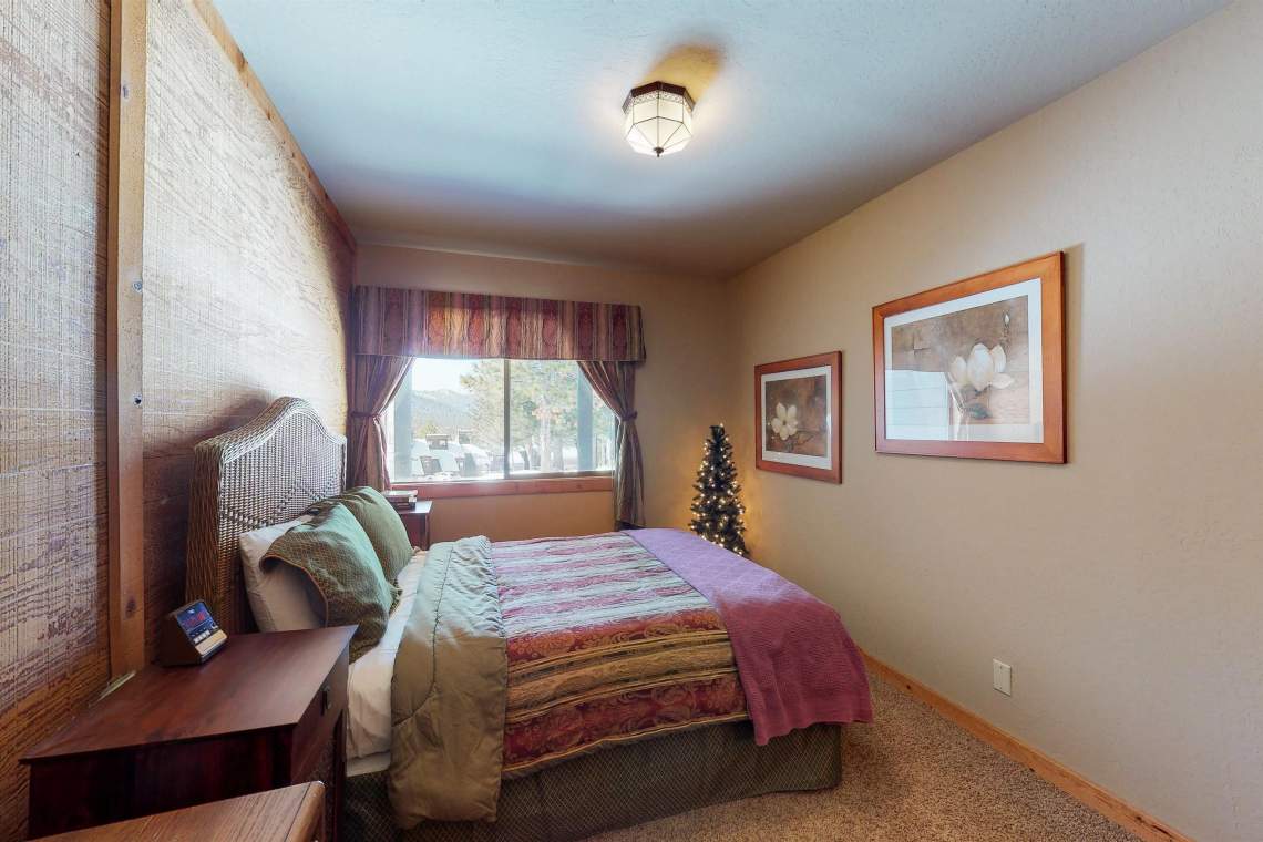 Guest Bedroom | 6084 Rocky Point Cir.