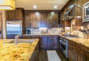 Gorgeous Kitchen and island | 970 Northstar Dr. #402