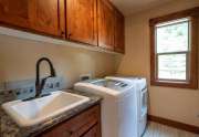 Truckee Real Estate  |  13988 Swiss Lane Truckee, CA | Laundry Room