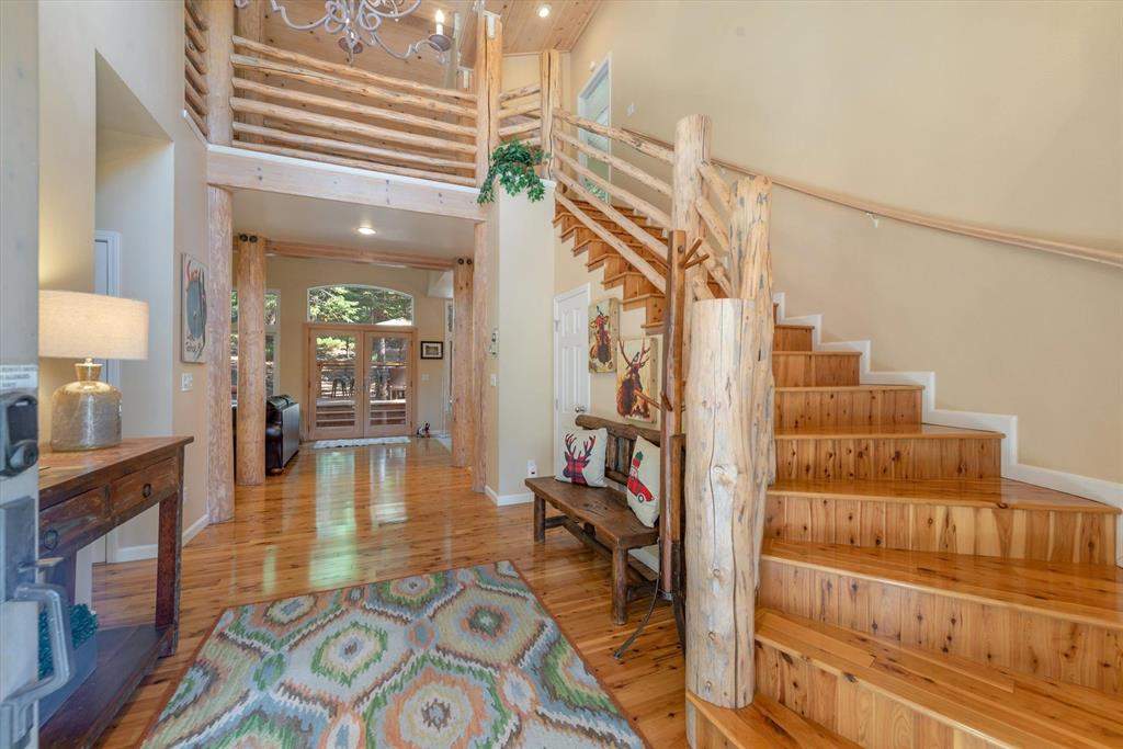 Entry | 12882 Falcon Point Pl.