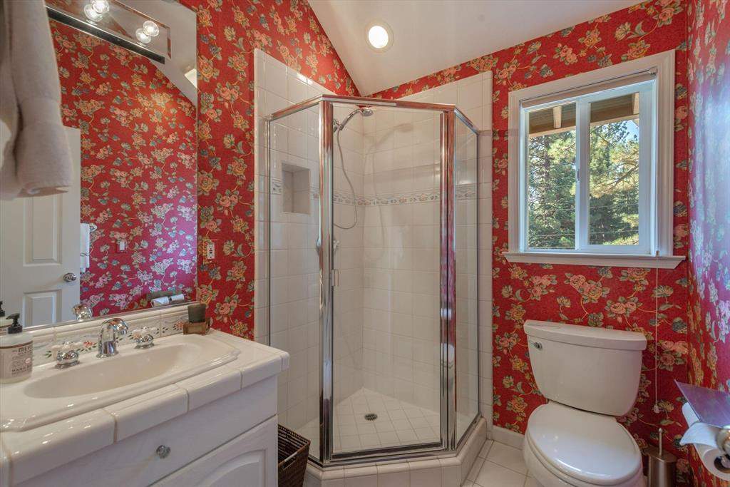 Guest bathroom | Tahoe Donner Luxury Property