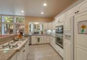 Light and bright kitchen | 12882 Falcon Point Pl.