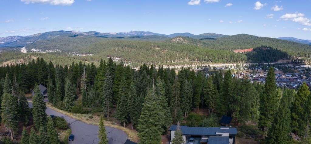 Truckee Parcel for Sale | 10530 Aspenwood Rd | Beautiful Mountain View