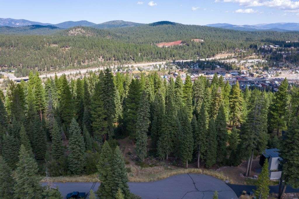 Truckee Real Estate for Sale | 10530 Aspenwood Rd | Amazing Mountain View