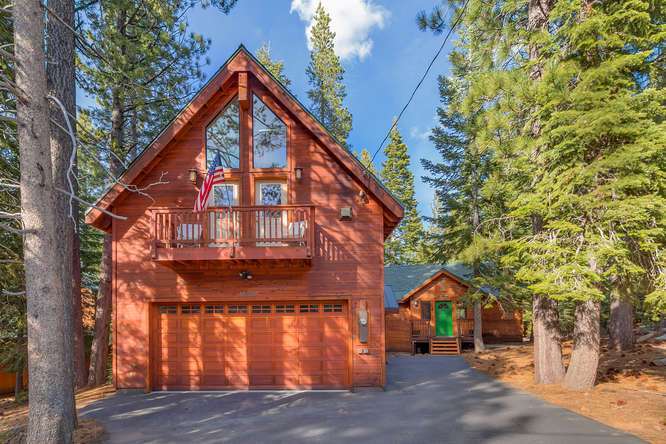 Tahoe Donner Cabin | Front View