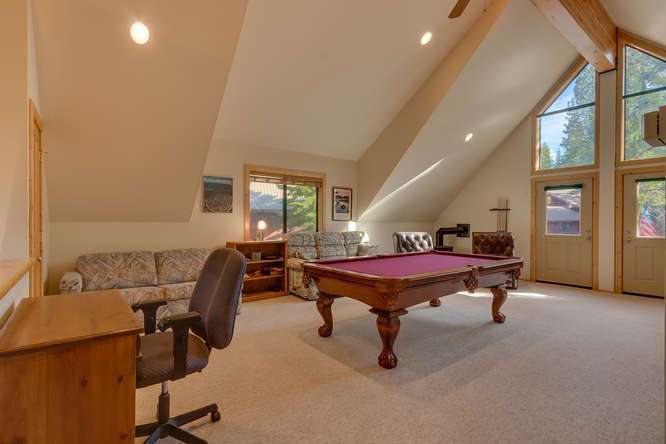 Tahoe Donner Real Estate | Guest House Living Room