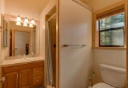 Truckee Real Estate | Guest House bathroom