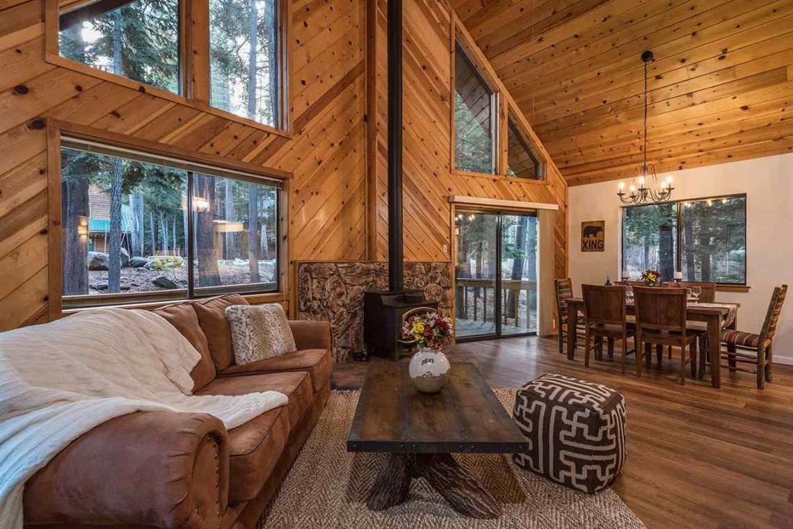 Truckee Real Estate | Spacious Living Room