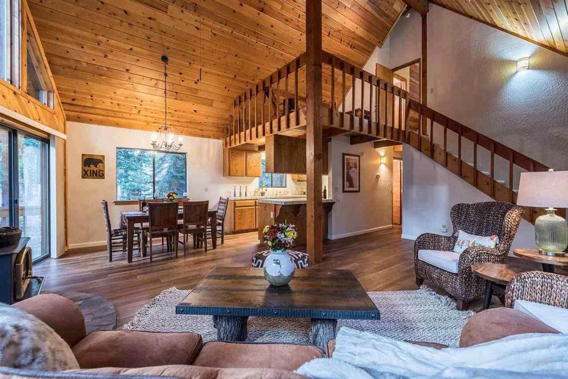 Tahoe Donner Cabin | Vaulted Ceilings