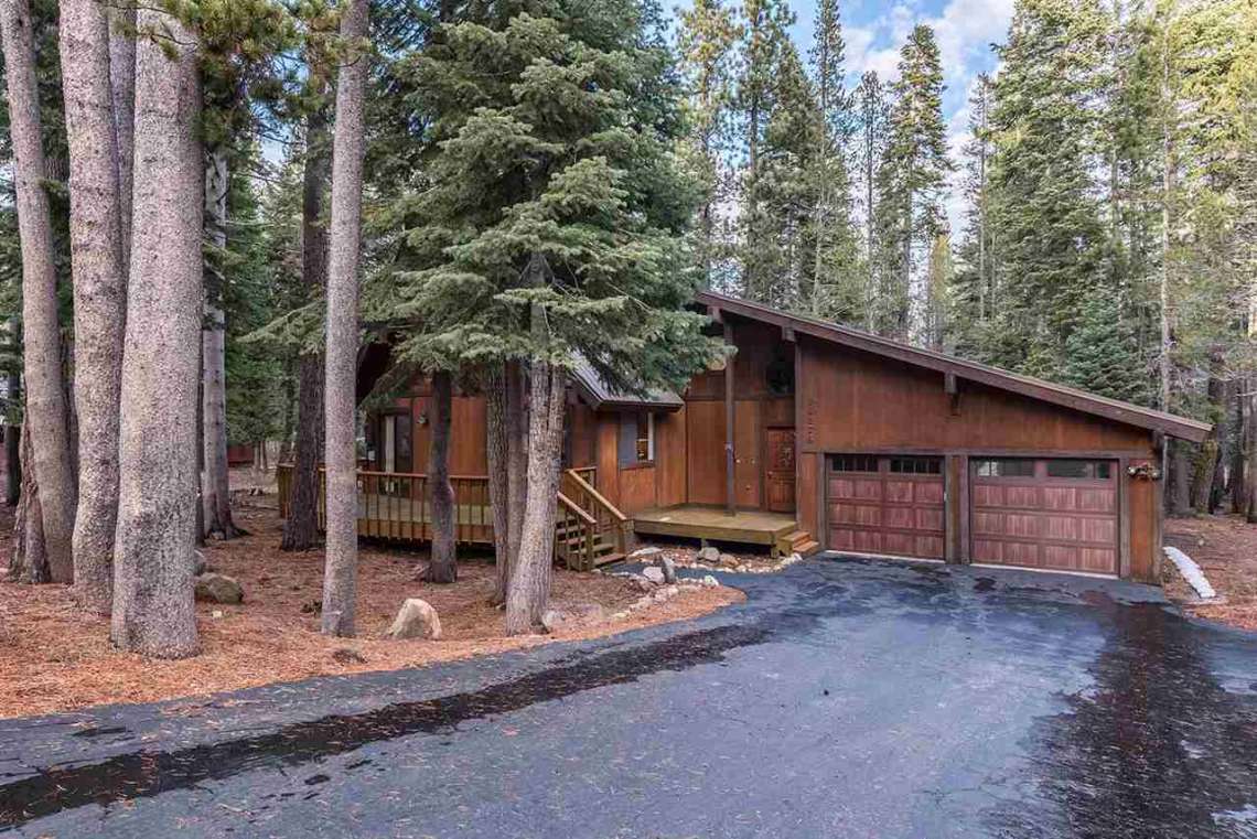 Tahoe Donner Cabin in Truckee CA | Front View