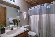Truckee Real Estate | Bathroom