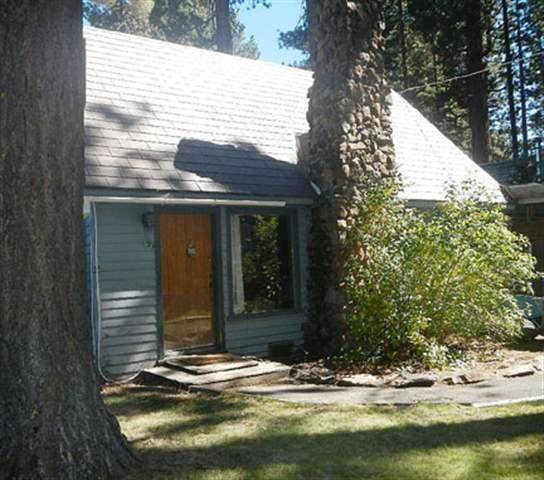 Front view of Lake Forest Cabin