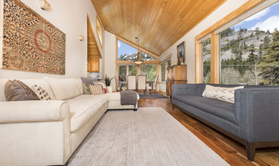 Image of living room of 1579 Mineral Spring Trail | Alpine Meadows Cabin for Alpine Meadows Real Estate