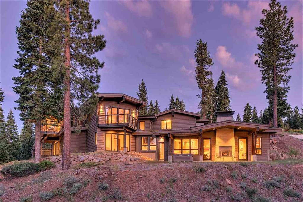 Image of Truckee luxury home for Tahoe Luxury Home Sales of 2017 blog post