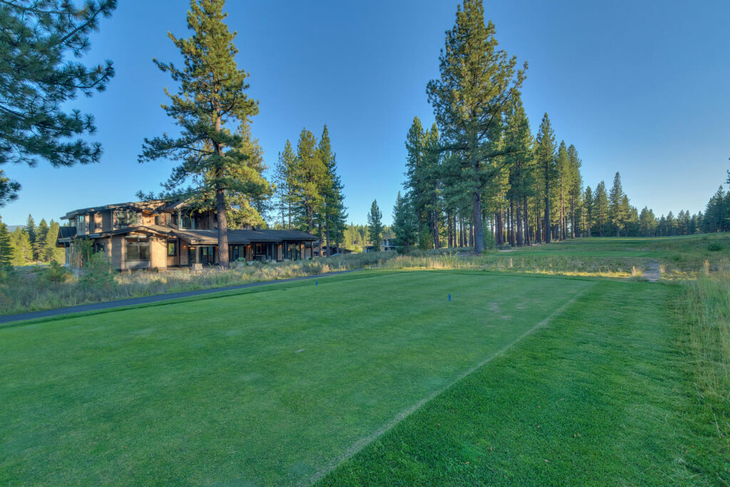 Gray's Crossing Golf Course Home on the Tee-bpx